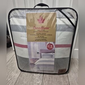 Canadiana Classic Yarn-dyed Woven Grey Stripe Design 3-Piece Comforter Set. King